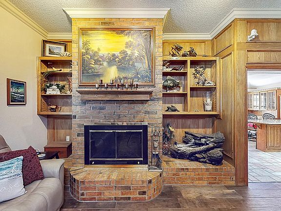 5th image of 9 Dartmouth Cir