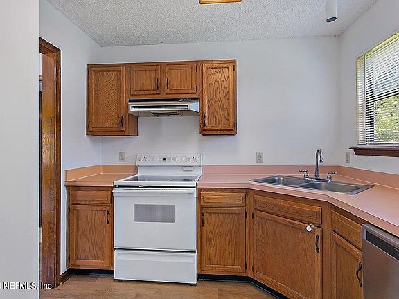 5th image of 12457 BETONY Court