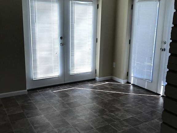 5th image of 380 Hayter Dr