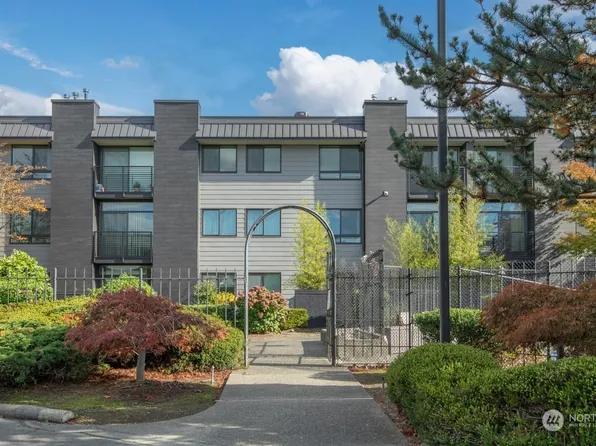 11300 1st Avenue NE #204, Seattle, WA 98125