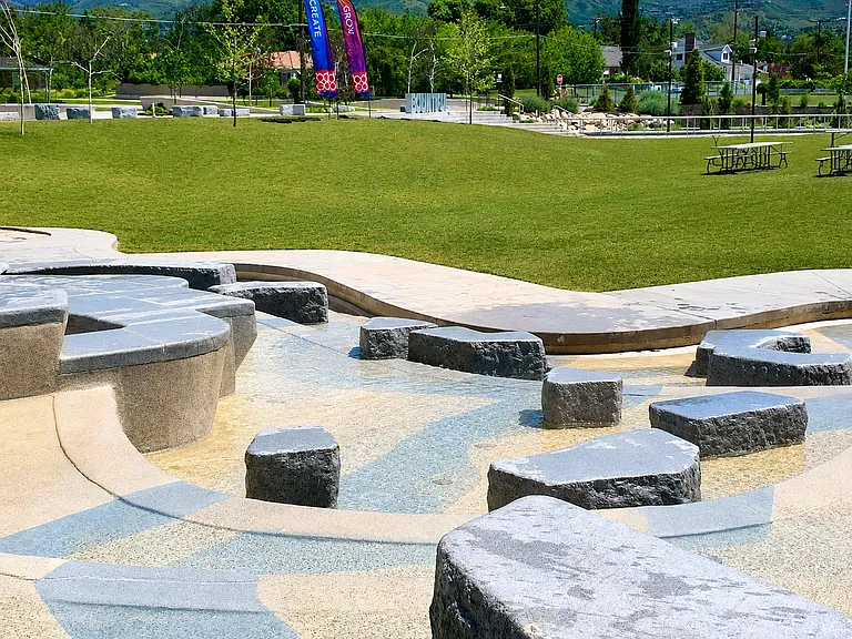 Located one block from family friendly splash pad, park, and soda shop, as well as ice skating in the winter!