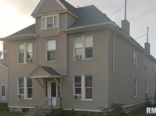 910 W 3rd St #912, Davenport, IA 52802