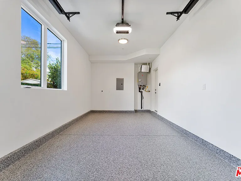3930 Minerva Ave — Photo 21