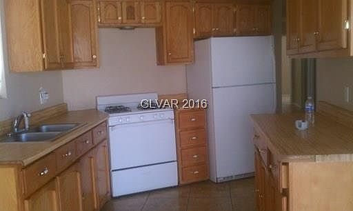 2nd image of 3620 Del Rio Dr #0