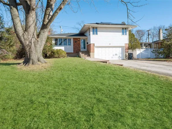 27 Windham Crescent, Kings Park, NY 11754