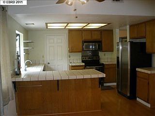 3rd image of 5478 Carriage Dr