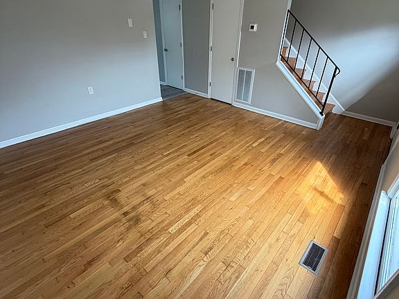 2nd image of 6 Raleigh Ct