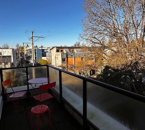 4th image of 3164 Prince Edward St
