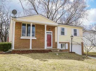 2320 W Winnebago Dr, Peoria, IL