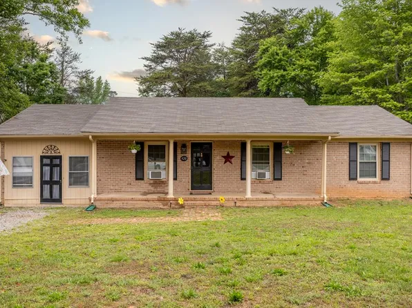 420 Valley Dr, South Boston, VA 24592