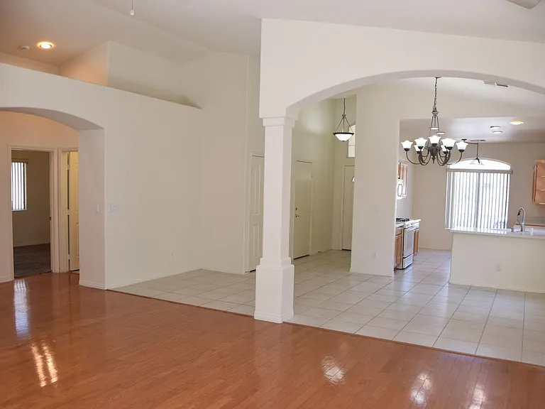 3847 Peachgate Ave — Photo 7