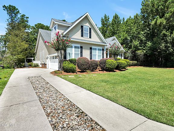 3rd image of 7729 Bonaventure Drive