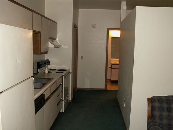 2nd image of 1082 Fairview Ave APT J4