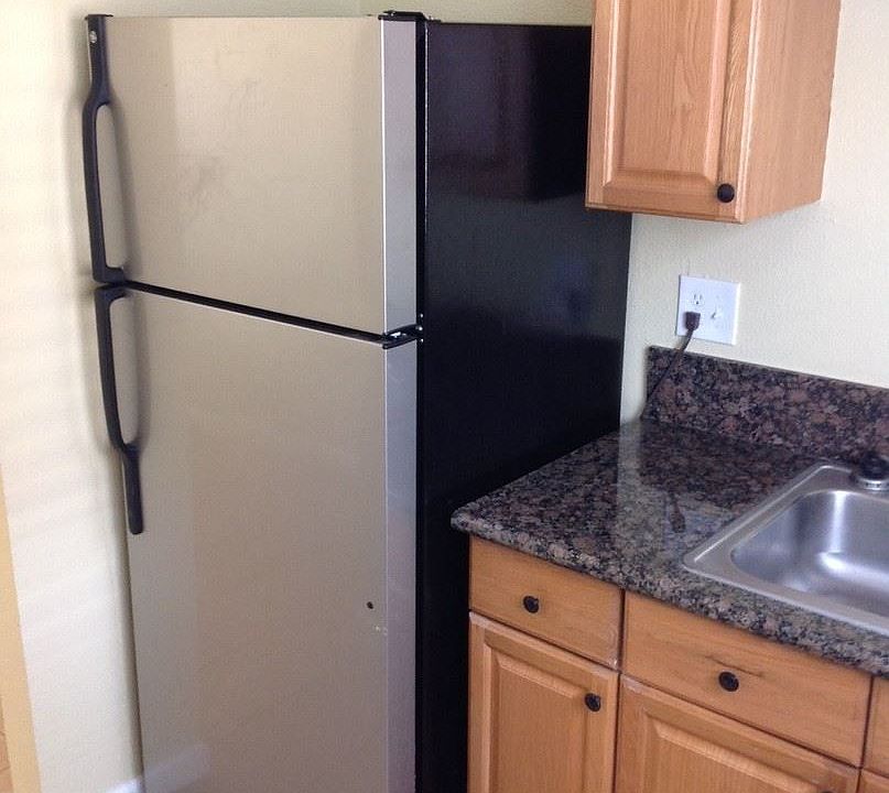 1st image of 836 26th St APT 08
