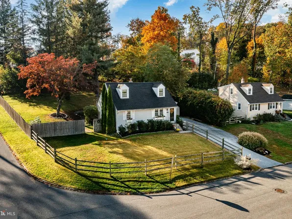44 Fahnestock Rd, Malvern, PA 19355