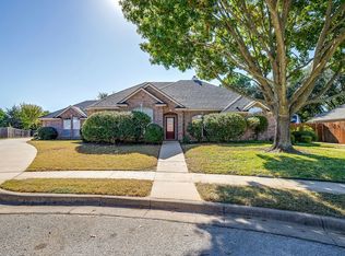 904 Dylan Ct, Burleson, TX 76028