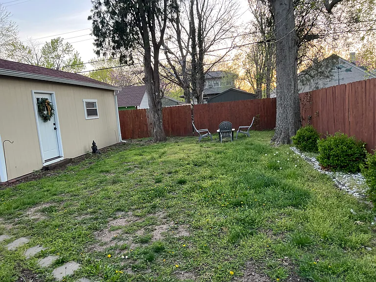 909 N Woodrow Ave — Photo 62