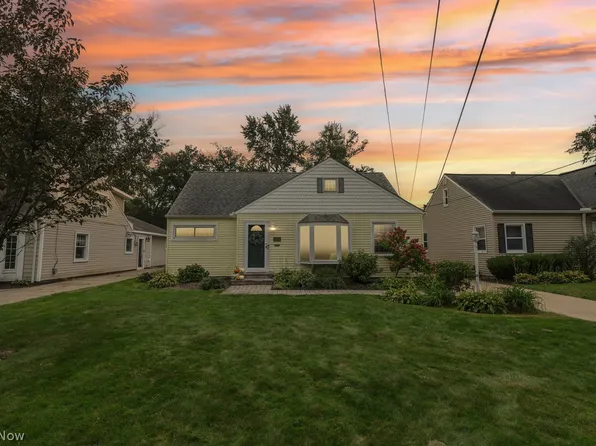 26815 E Oviatt Rd, Bay Village, OH 44140