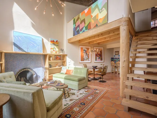311 Saavedra St #6, Taos, NM 87571