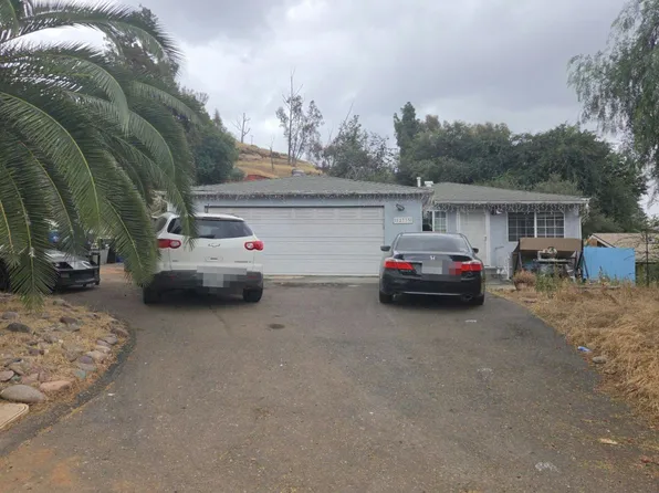 12735 Castle Court Dr, Lakeside, CA 92040