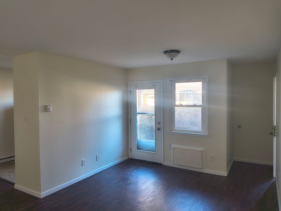 1st image of 109 E Cumberland St APT 3