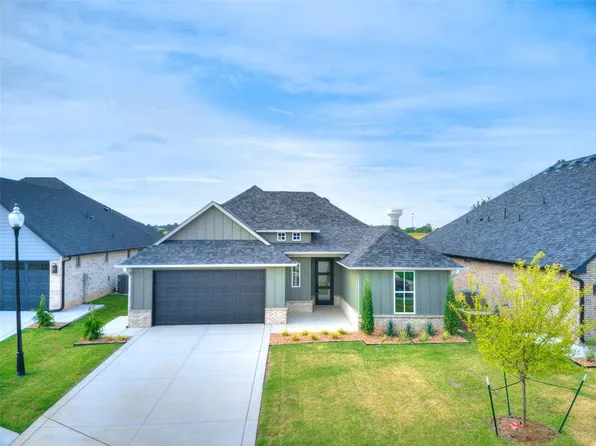 216 Pont Neuf Ct, Edmond, OK 73034