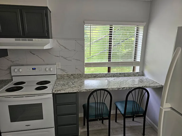 2733 Jersey Ave — Photo 3