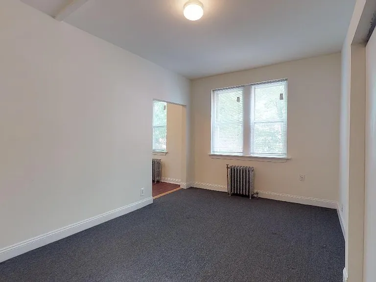 Royal Chester Apartments — Photo 11