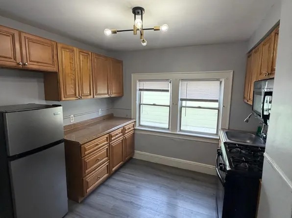 1112 Drake Ave #B, Roselle, NJ 07203