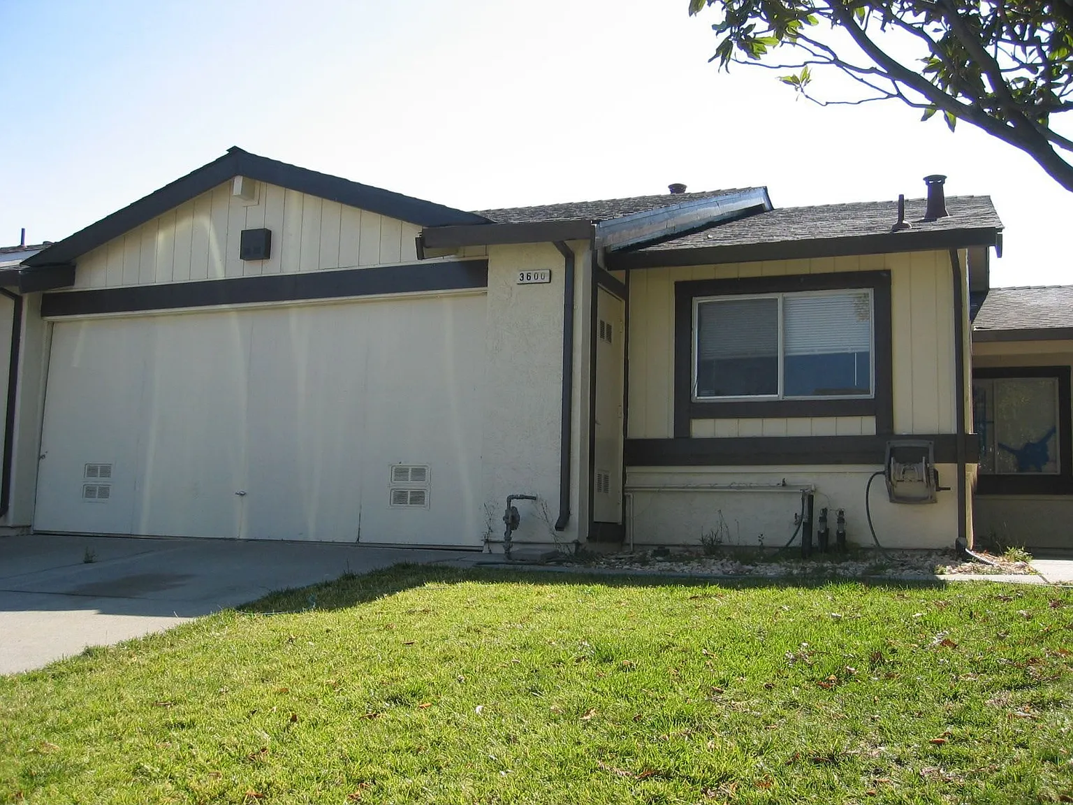 3600 Desanie Cir photo 1