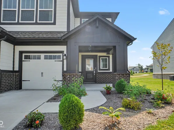4357 Red Pine Dr, Bargersville, IN 46106