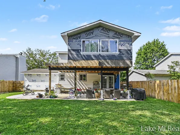 2119 Desoto Dr, Lansing, MI 48911
