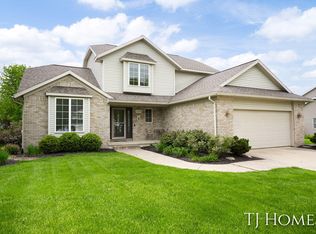 5348 Cristo Dr NE, Rockford, MI 49341