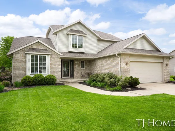 5348 Cristo Dr NE, Rockford, MI 49341