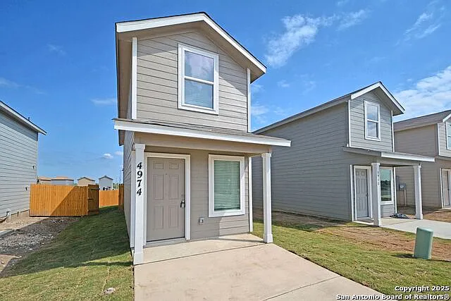 2 bed, 2.0 bath, 850 sqft, $1,225 — Photo 2