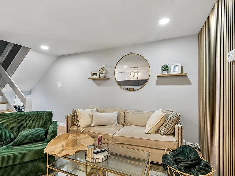 1130 Lombard St — Photo 5