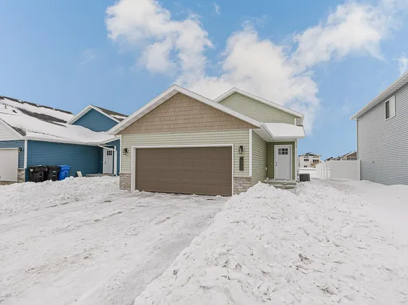 7365 24th St S, Fargo, ND 58104