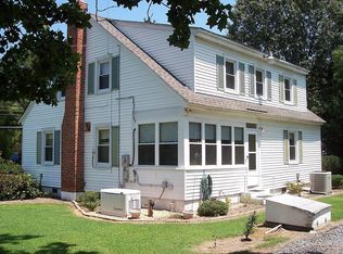 18096 General Puller Hwy, Deltaville, VA 23043