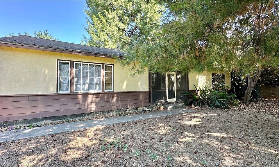 1st image of 8546 Vanalden Ave