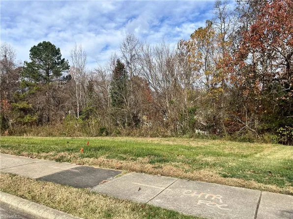 706 Golf House Rd E, Whitsett, NC 27377