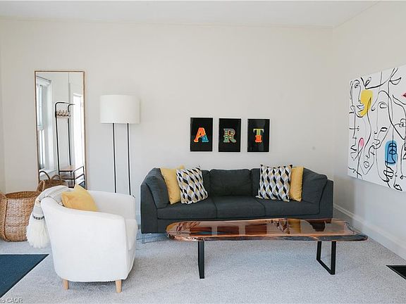 4th image of 285 Macnab St