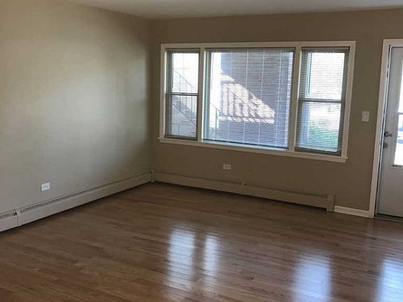 3rd image of 105 E Grove St #5