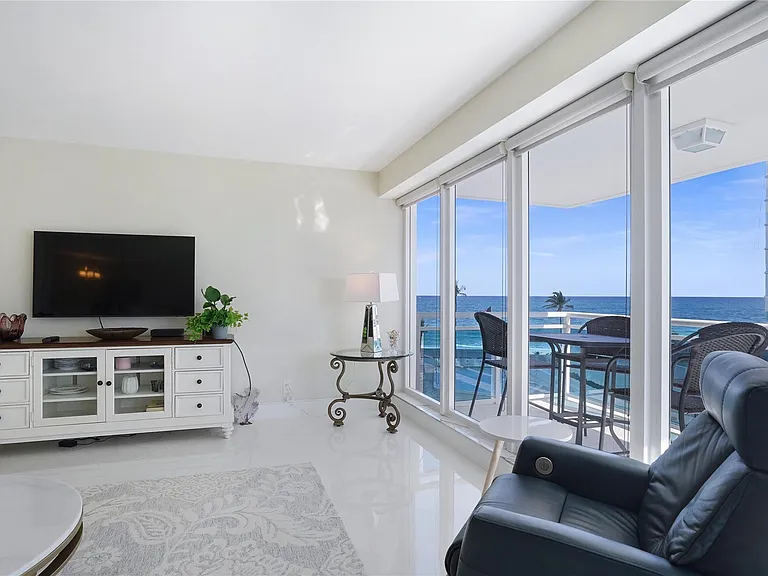 3430 Galt Ocean Dr #410 — Photo 3