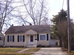 113 S Westlawn Ave, Aurora, IL 60506