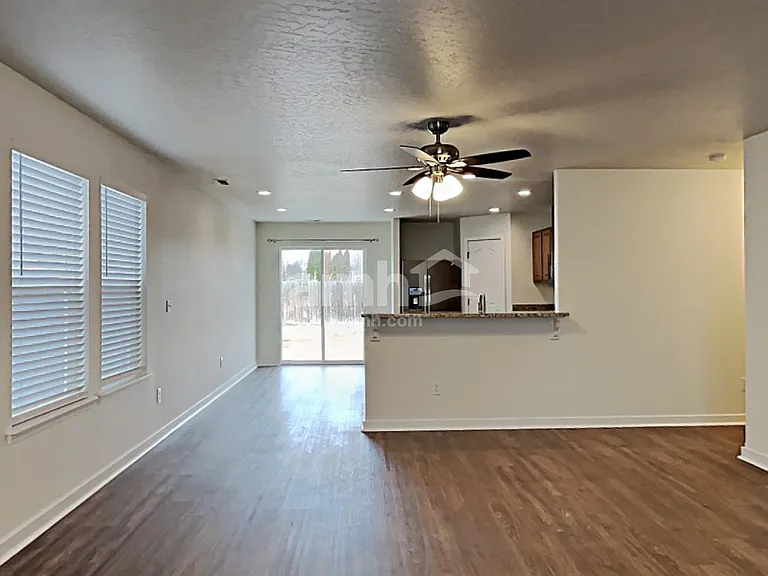40 N Amanda Dr — Photo 5