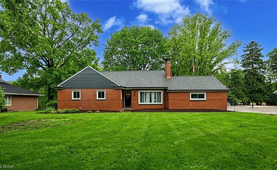 1st image of 3021 Fulton Dr NW