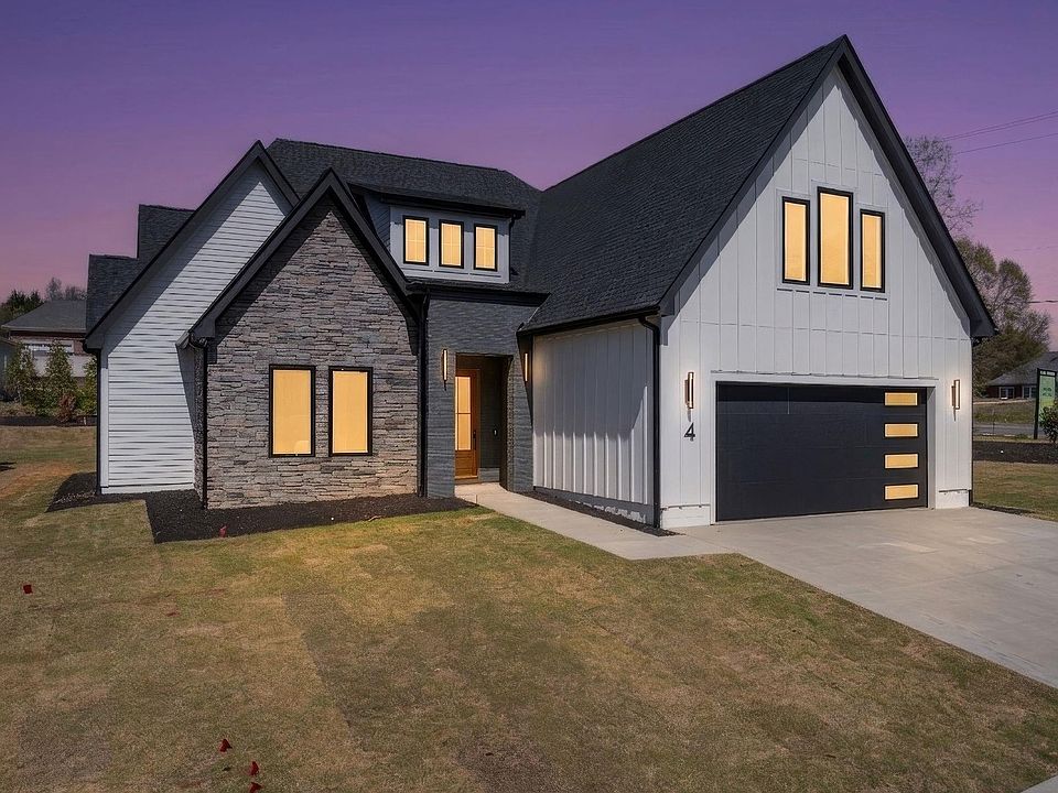 1st image of 4 Aetna Spring Ct