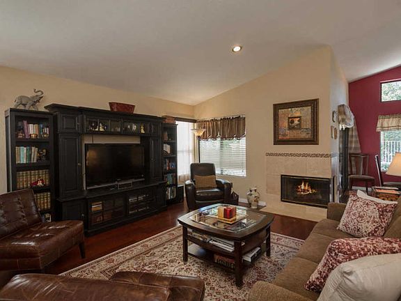 4th image of 15412 Braun Ct