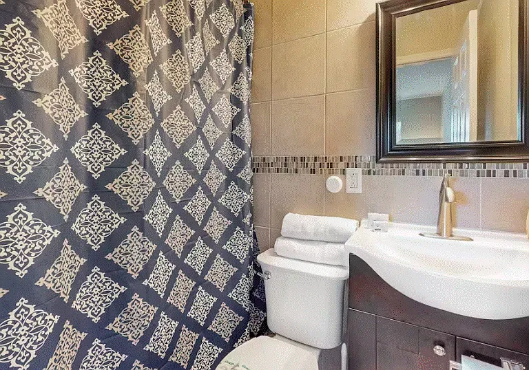 841 SW 16th Ter — Photo 3
