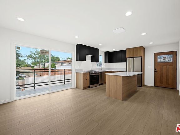 3rd image of 3807-102 W Heffron Dr